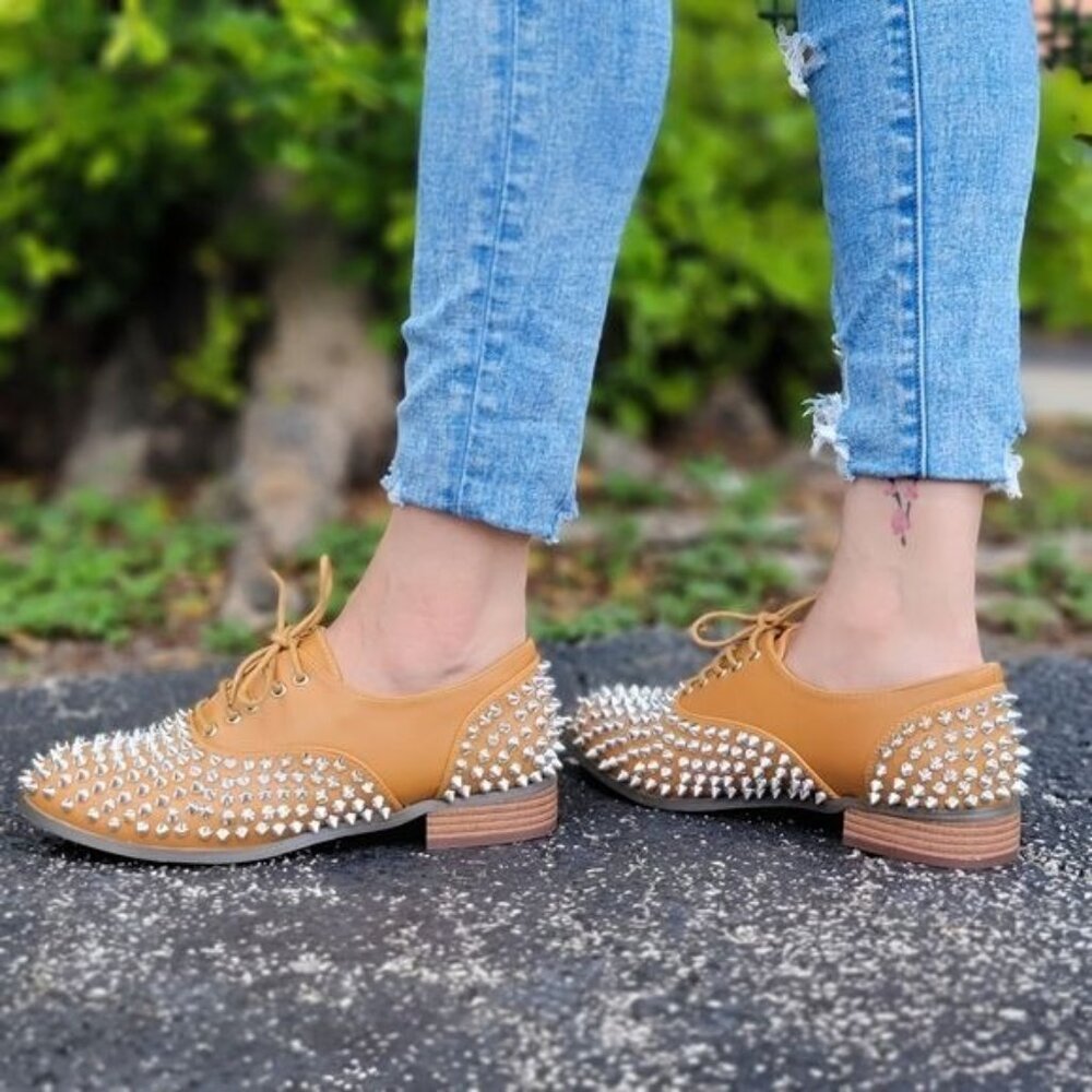 Tan Women’s Oxford Shoes Faux Leather Lace Up Silver Studs Flat